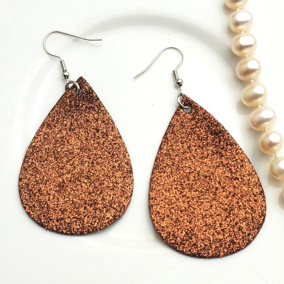 🌟5/$25 Brown Glitter Teardrop Earrings - Picture 3 of 3